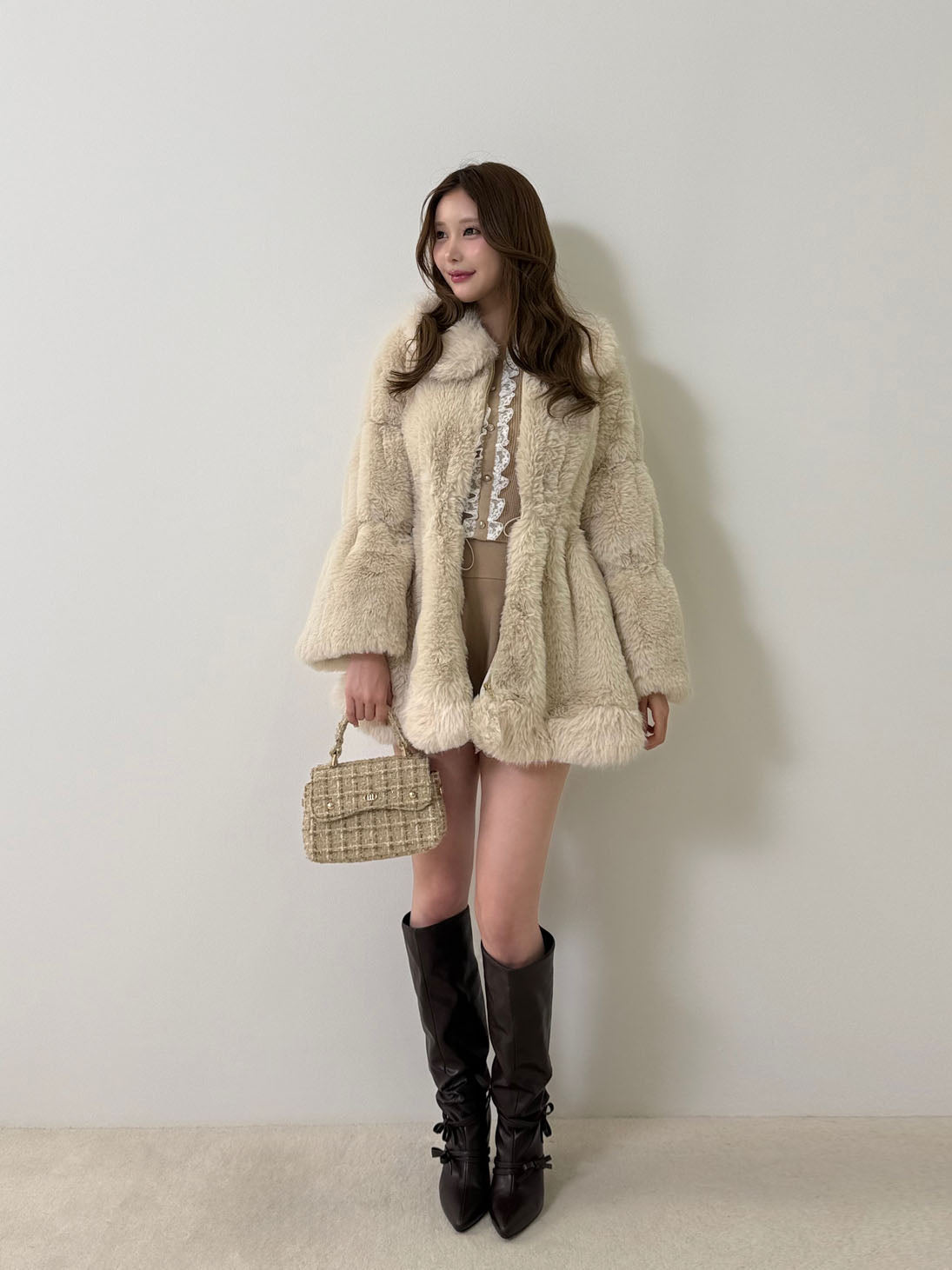 model：164cm　(size：F　color：Beige)