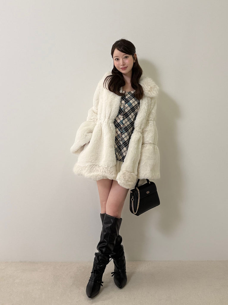 model：162cm　(size：F　color：White)