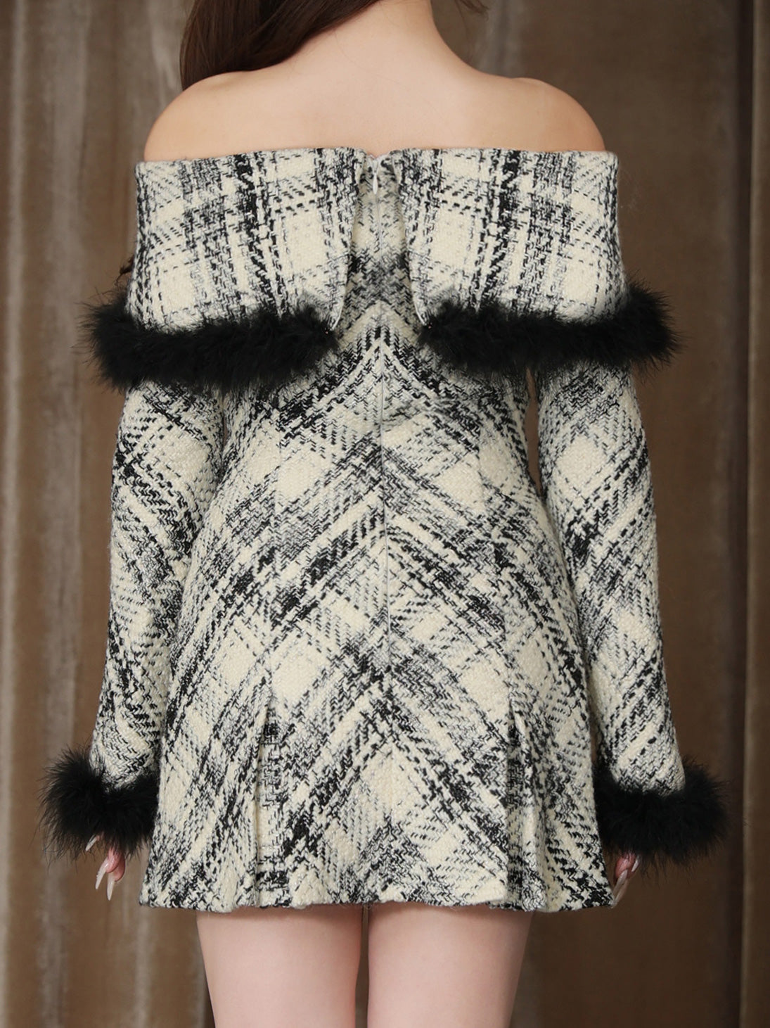 【Pre Order】Off shoulder roving check mini onepiece(eme10379)