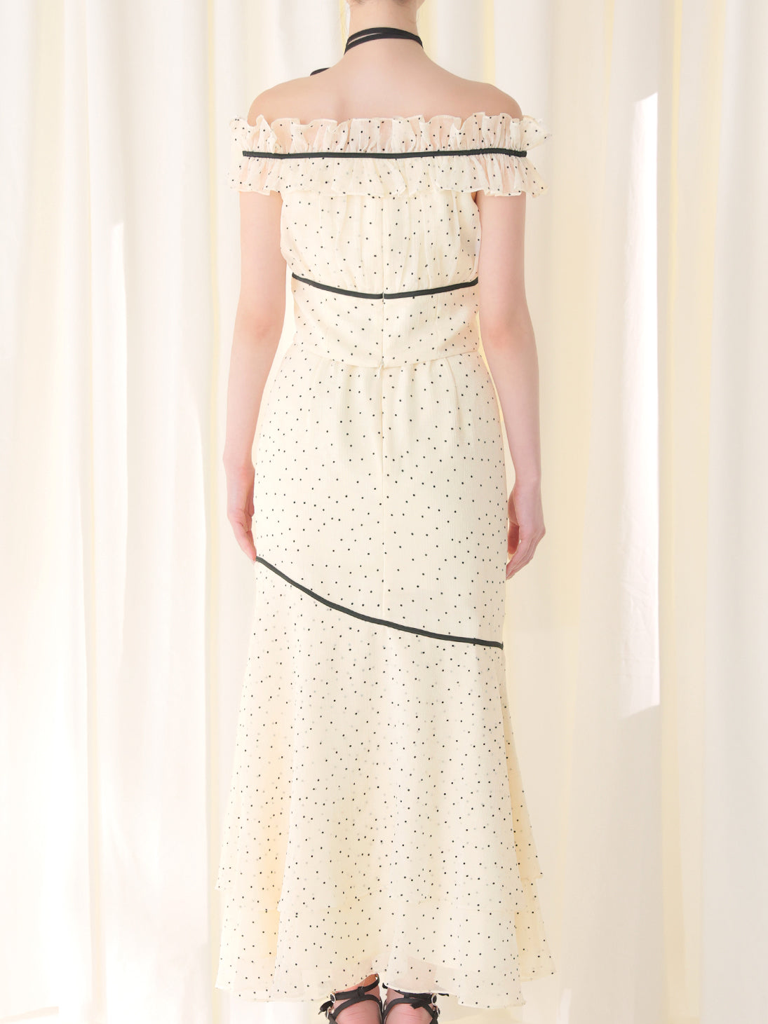 Piping ribbon dot off shoulder tops(eme10843)