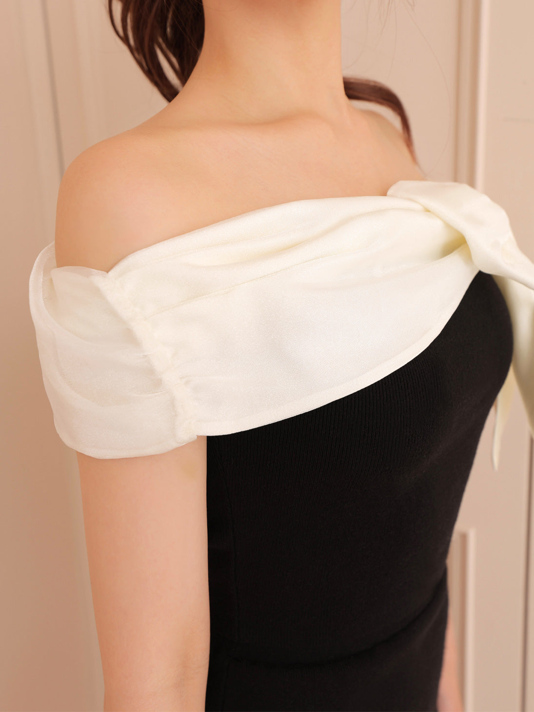 Ribbon docking off shoulder knit tops(eme10491)