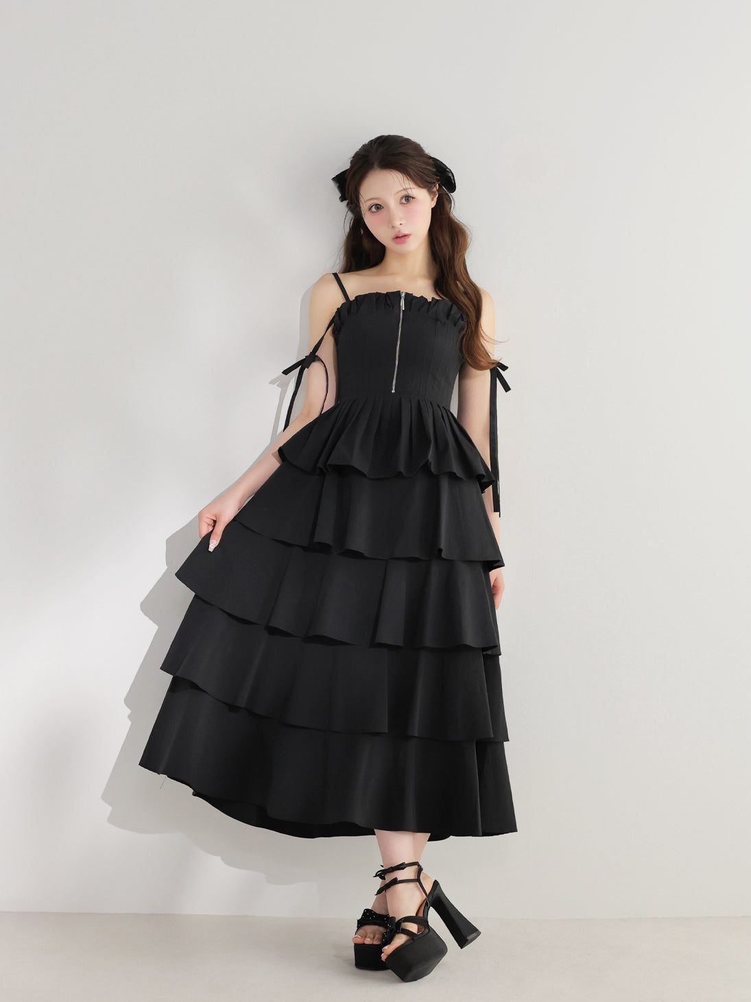 color：Black
