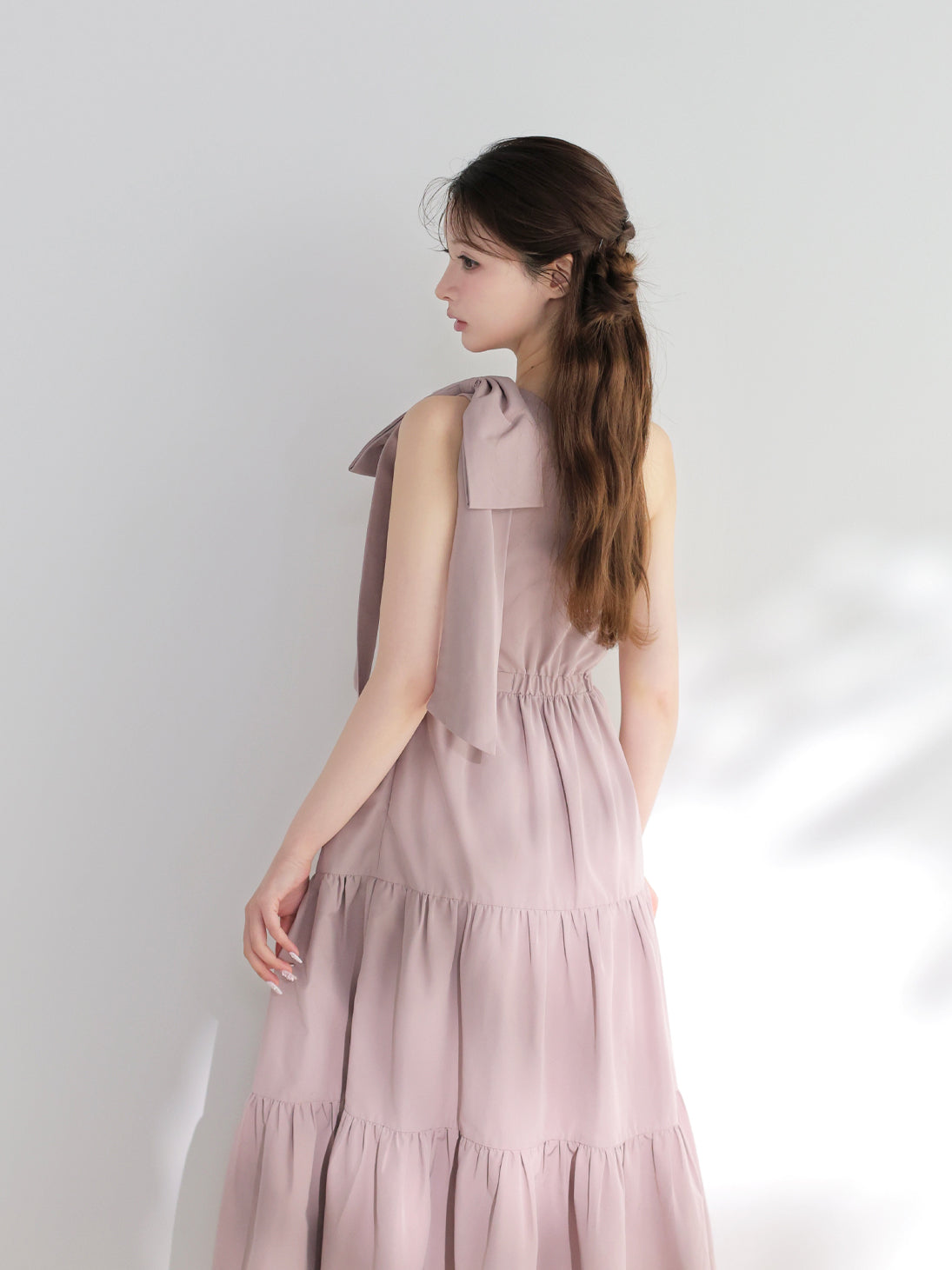 One shoulder ribbon flare onepiece(eme10543) – M me eme