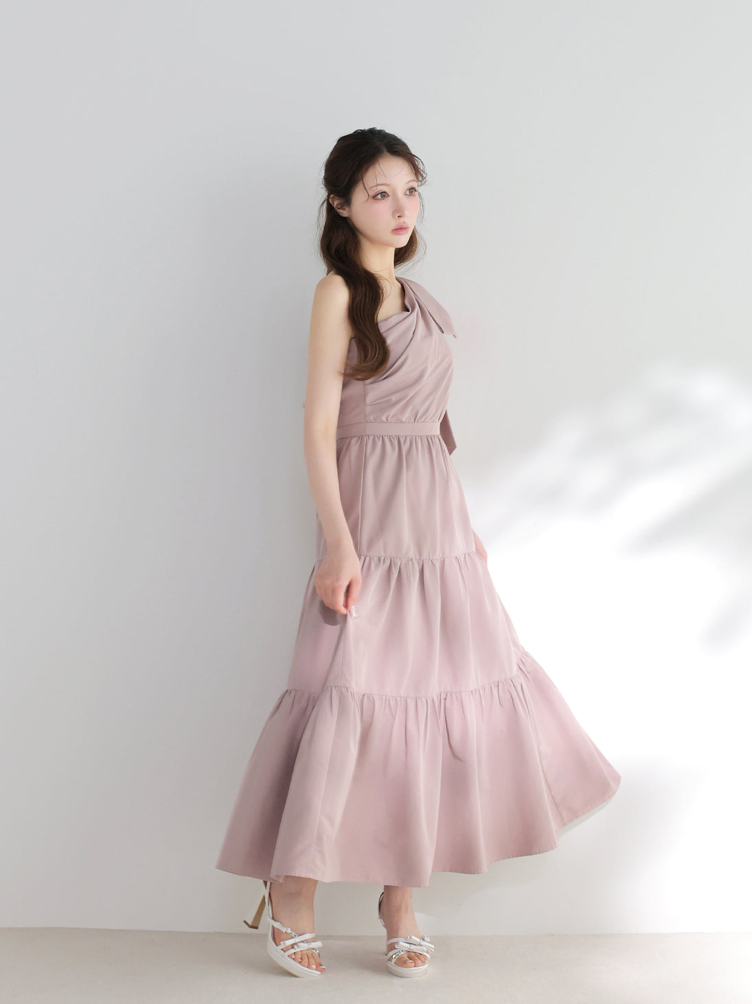 One shoulder ribbon flare onepiece(eme10543) – M me eme