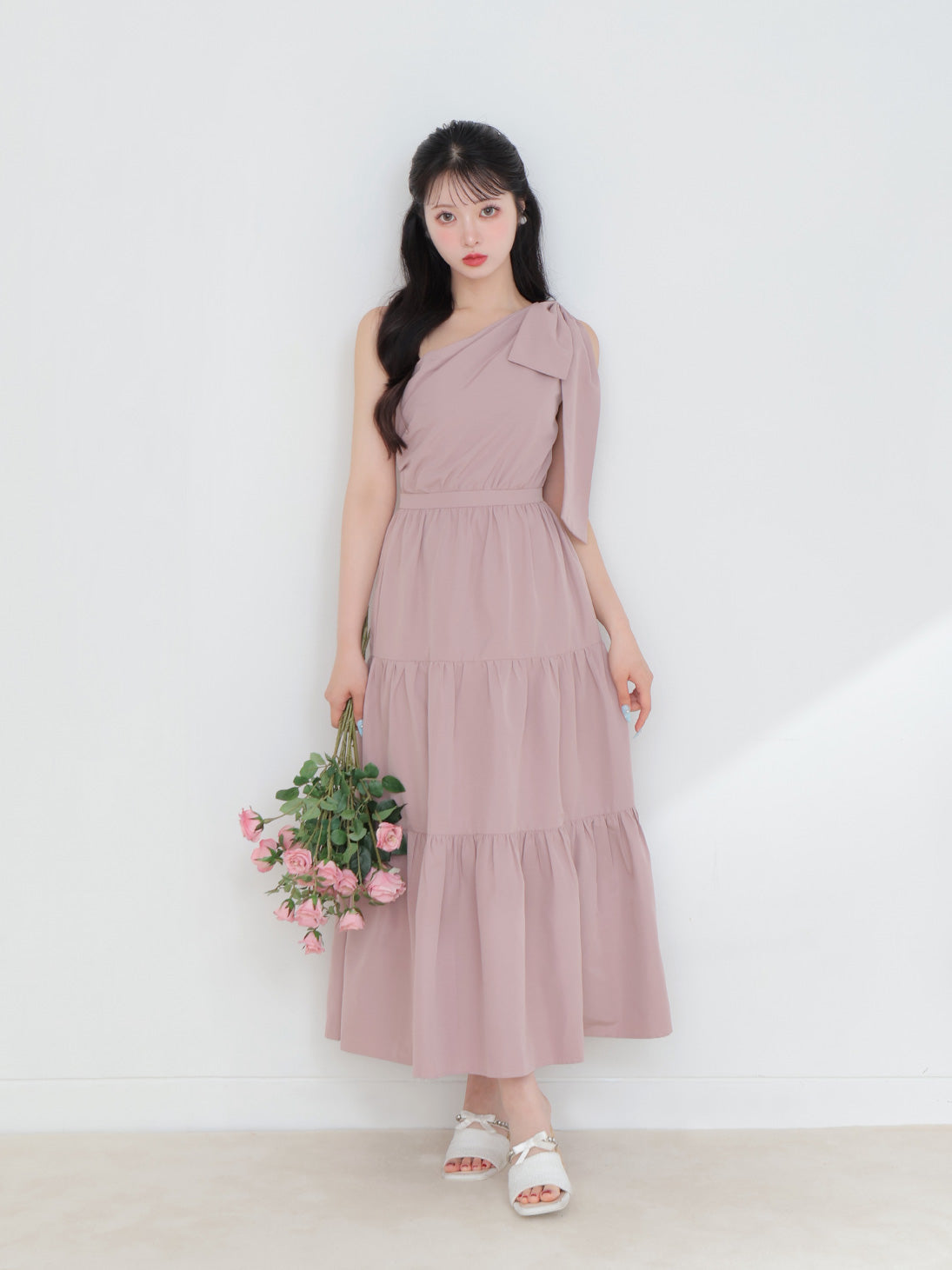 One shoulder ribbon flare onepiece(eme10543) – M me eme