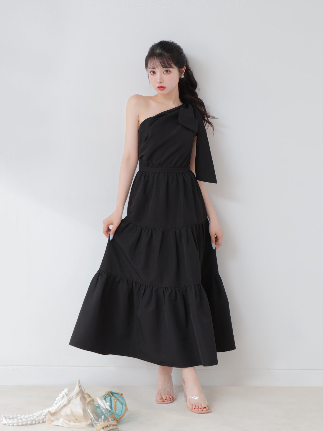 One shoulder ribbon flare onepiece(eme10543) – M me eme