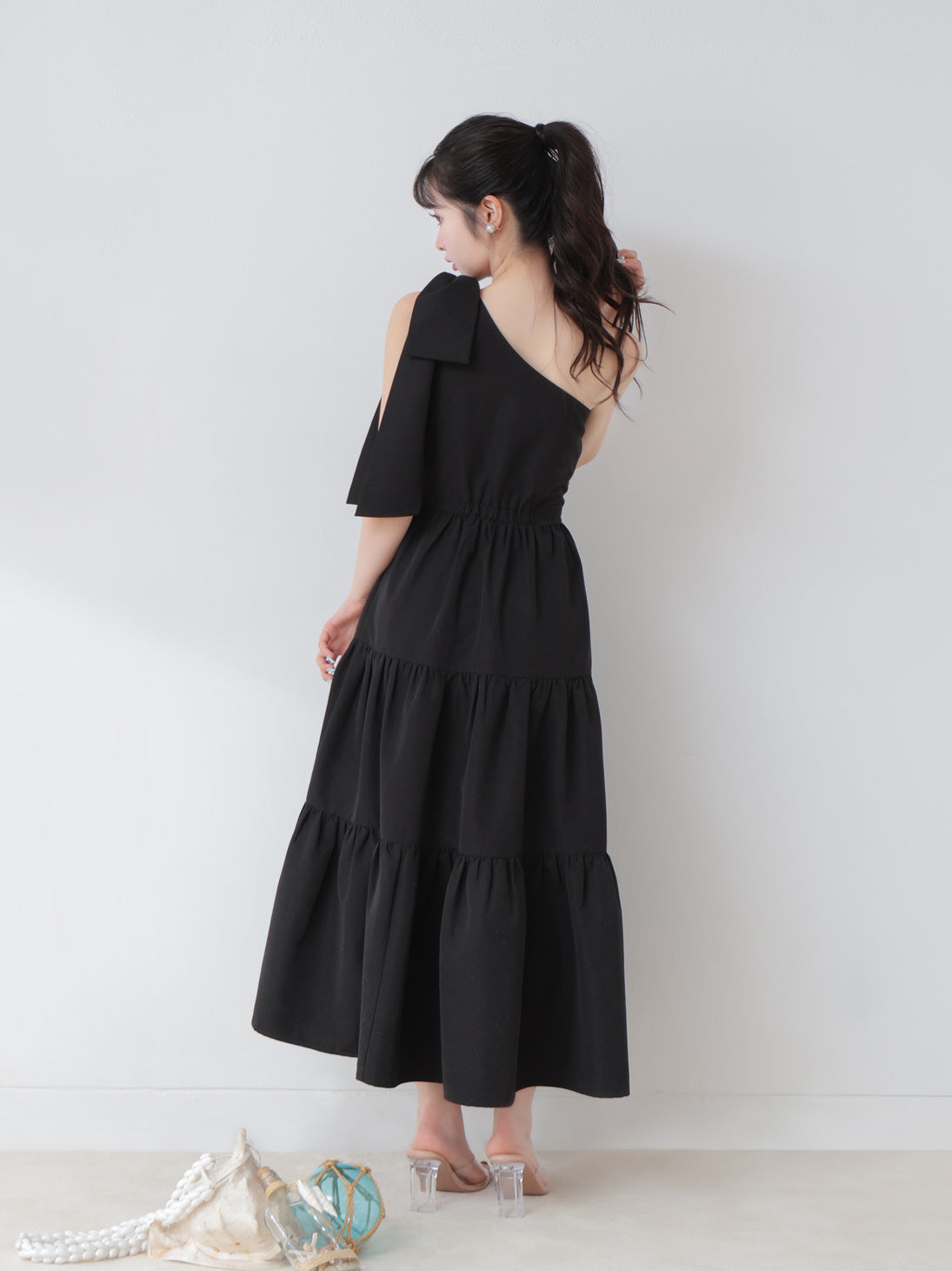 One shoulder ribbon flare onepiece(eme10543)