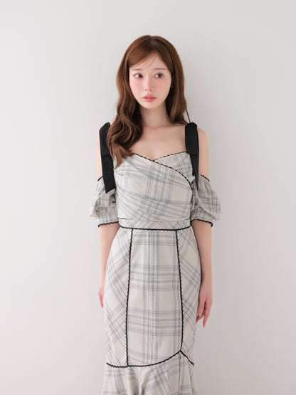model：160cm　(size：F　color：Glay)
