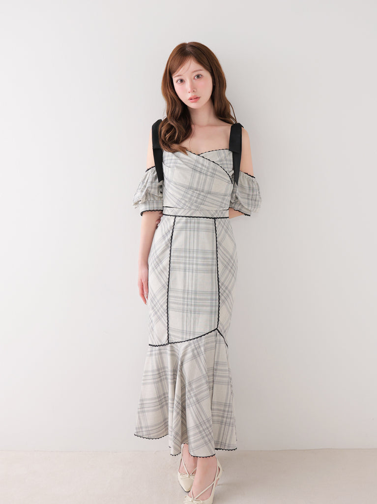 model：160cm　(size：F　color：Glay)