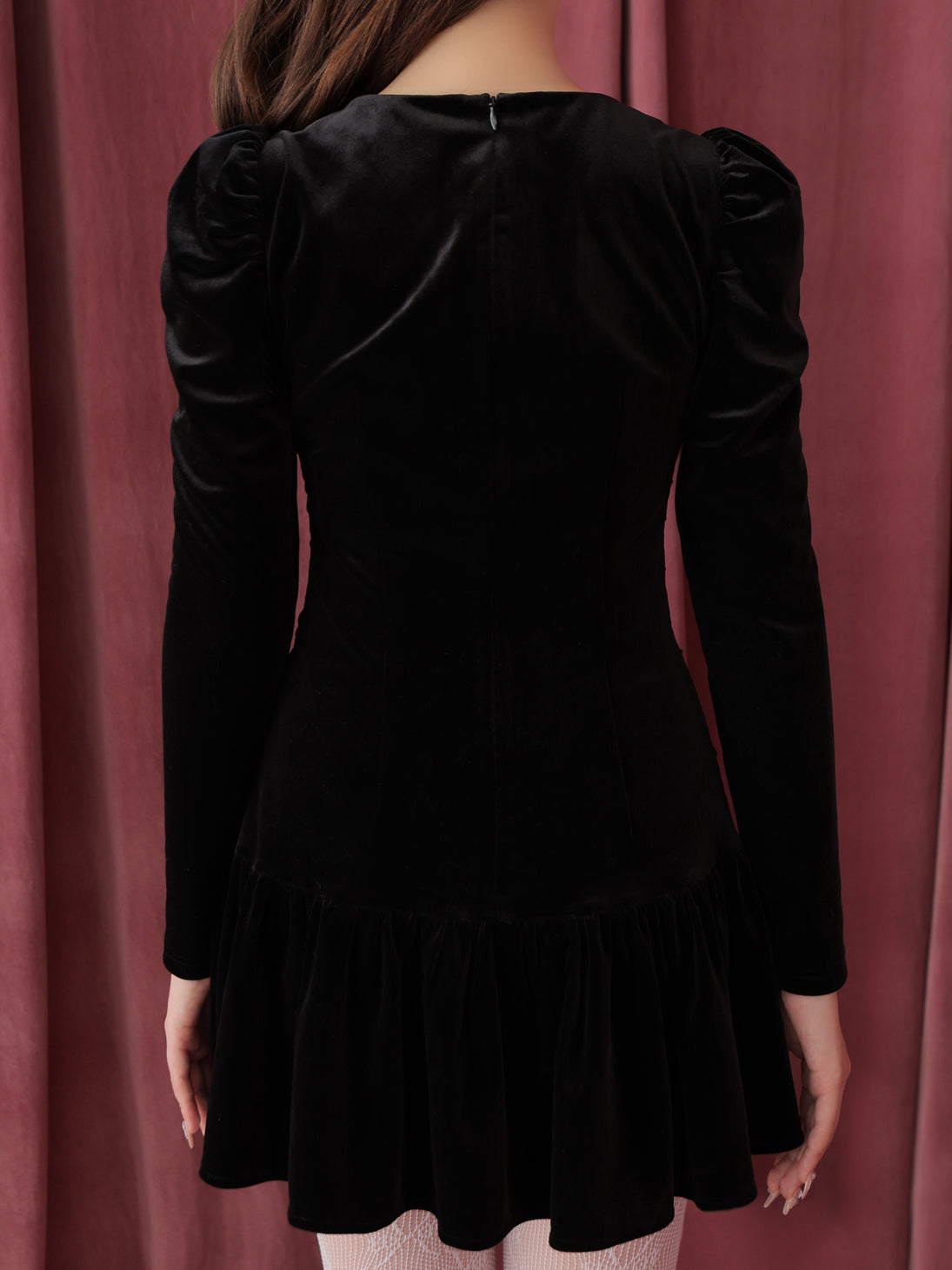 Decollete cut gathered mini onepiece(eme10561)