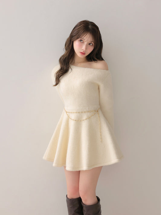 model：160cm　(size：F　color：Ivory)