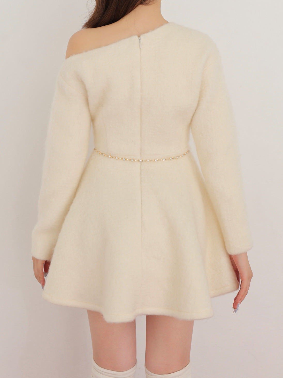 One shoulder bijou belt onepiece(eme10564) – M me eme