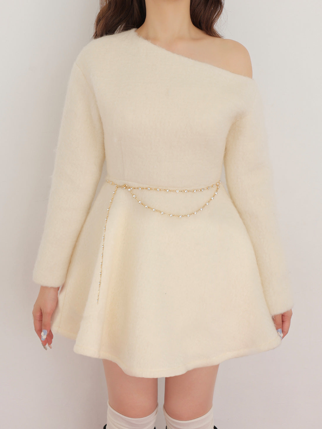 One shoulder bijou belt onepiece(eme10564) – M me eme