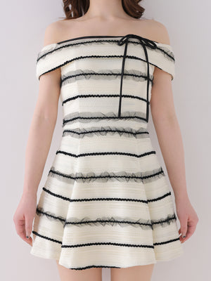 model：160cm　(size：F　color：Ivory)