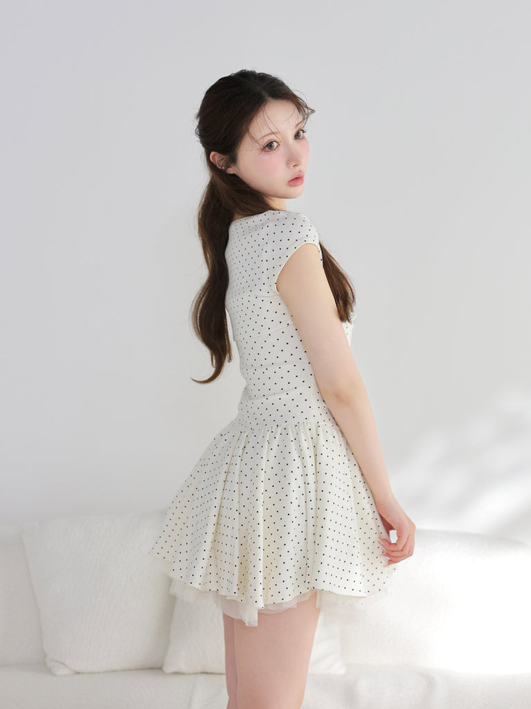 model：160cm　(size：F　color：Ivory)