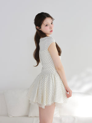 model：160cm　(size：F　color：Ivory)