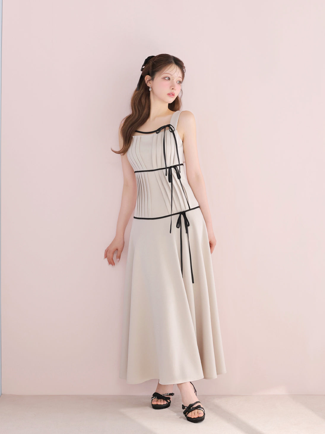 Pre Order】Bicolor ribbon pleats silhouette long onepiece(eme10615