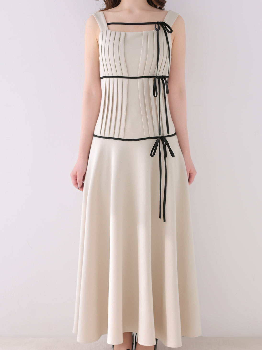 Bicolor ribbon pleats silhouette long onepiece(eme10615) – M me eme