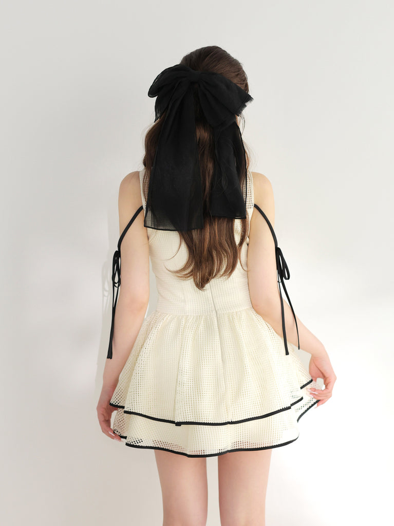 model：160cm　(size：F　color：Ivory×Black)