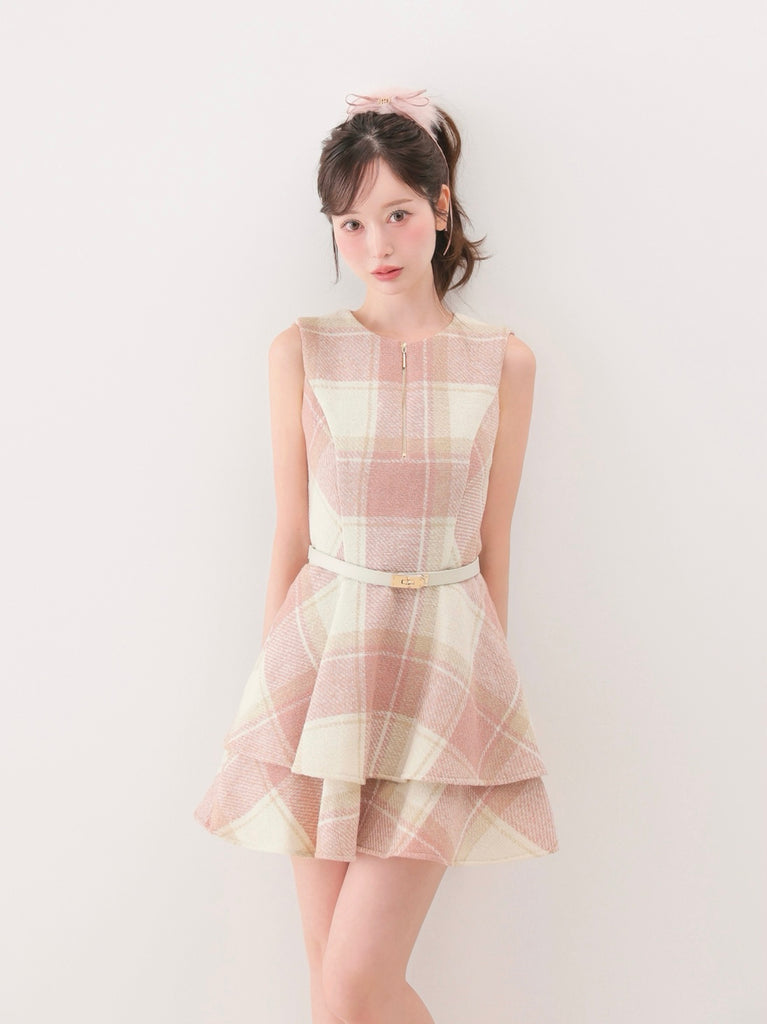 model：162cm　(size：F　color：Pink)