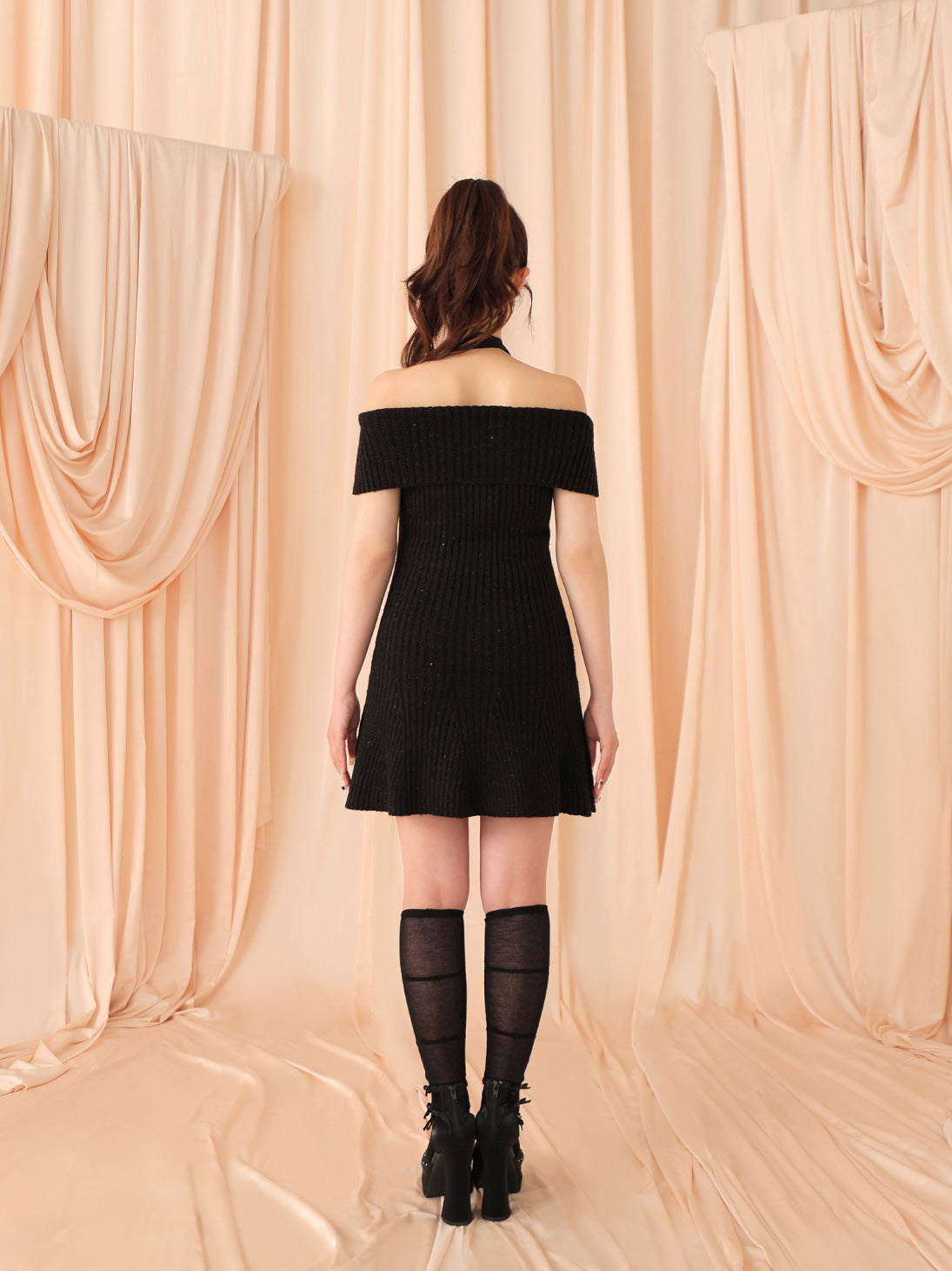 Off shoulder ribbon lame knit onepiece(eme10722)
