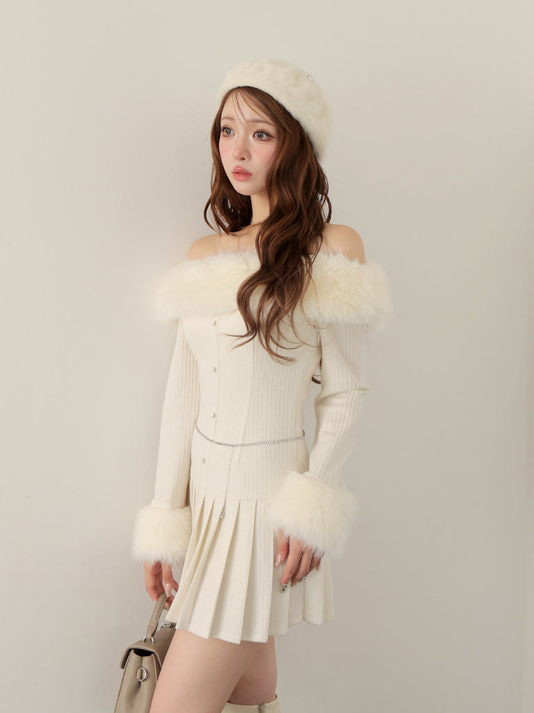 Off shoulder fur pleated onepiece(eme10731)