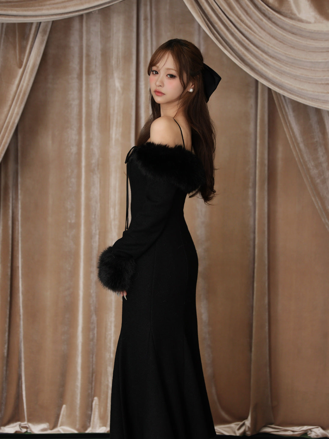 【Pre Order】Fur sleeve ribbon ｍermaid onepiece(eme10764)