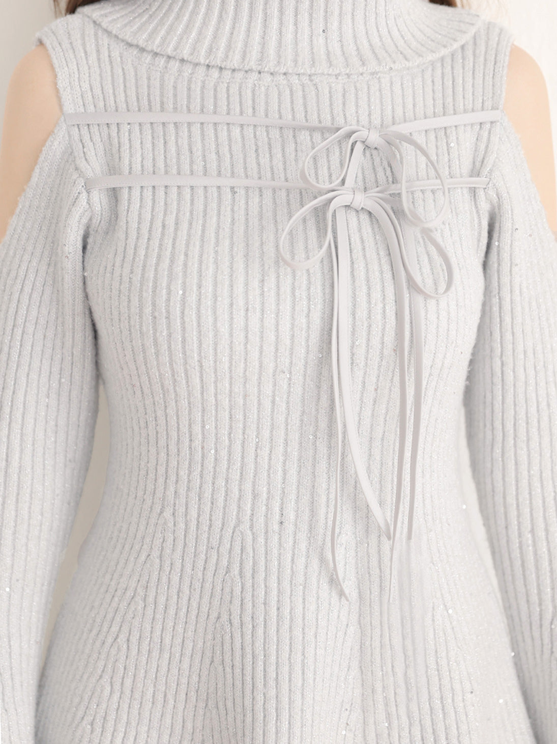 【Pre Order】Sleeve cut glitter knit mini onepiece(eme10771)