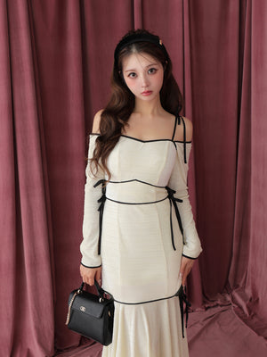 Side ribbon cutout onepiece(eme10783)