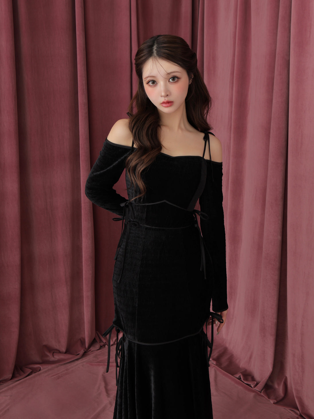 Side ribbon cutout onepiece(eme10783)