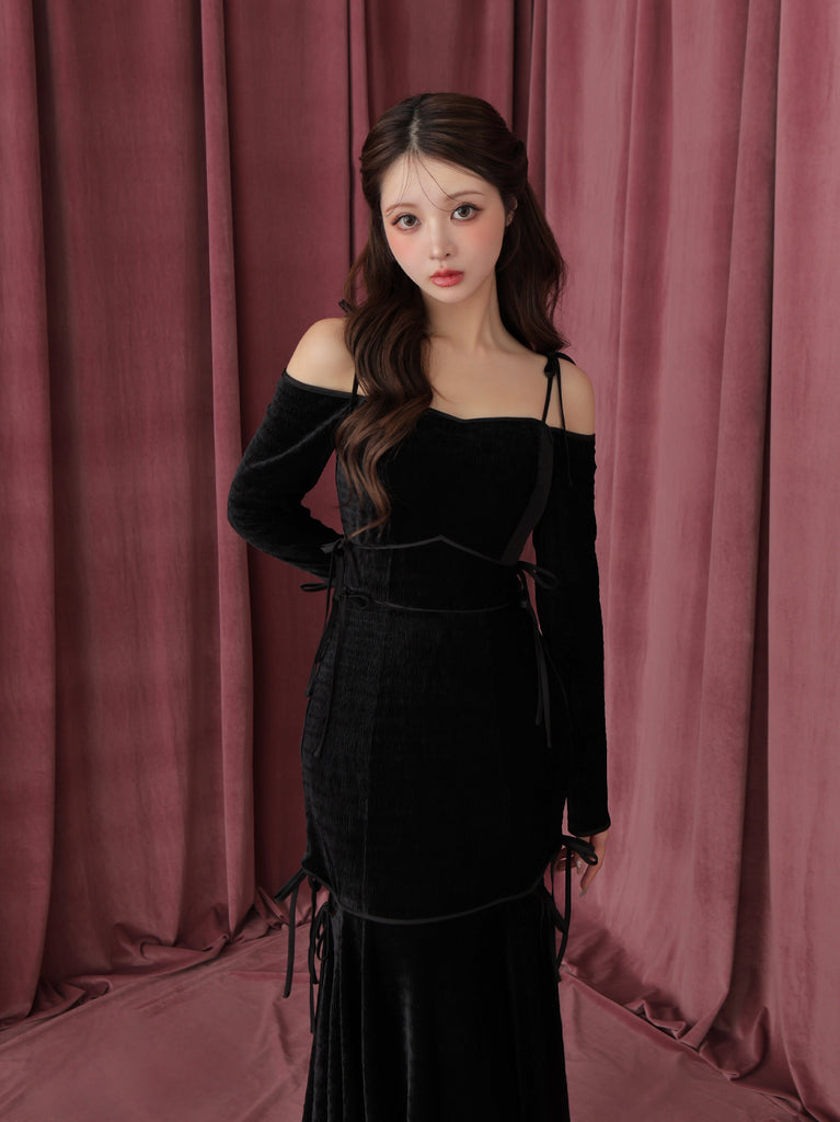 Side ribbon cutout onepiece(eme10783)