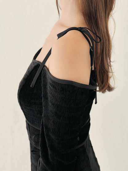 Side ribbon cutout onepiece(eme10783)