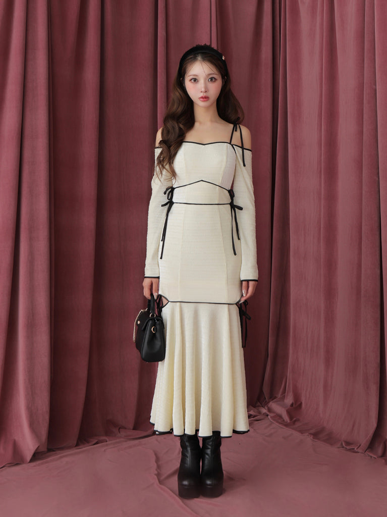 Side ribbon cutout onepiece(eme10783)