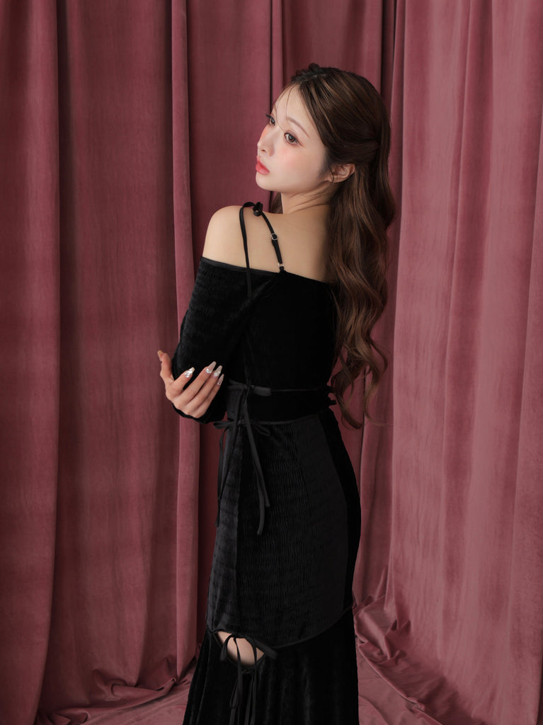 Side ribbon cutout onepiece(eme10783)