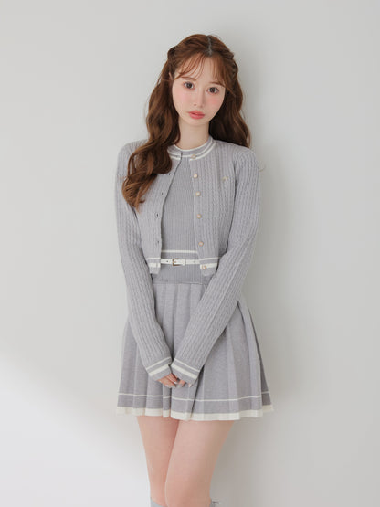 model：162cm　(size：F　color：Gray）