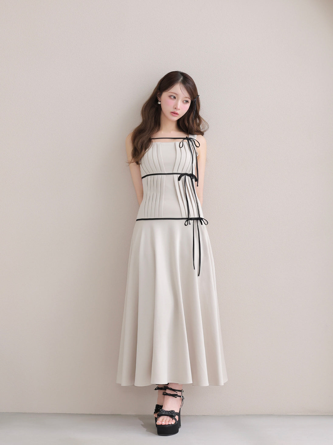 Bicolor ribbon pleats silhouette long onepiece(eme10615) – M me eme