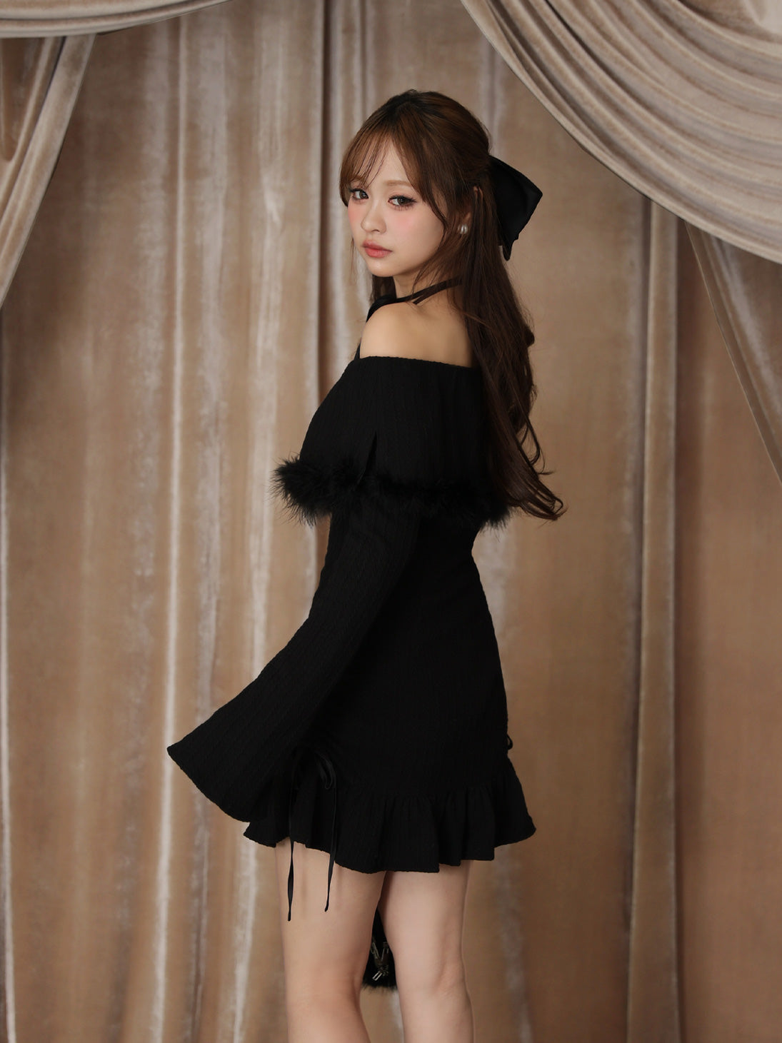 Feather off the shoulder lost mini onepiece(eme10817) – M me eme