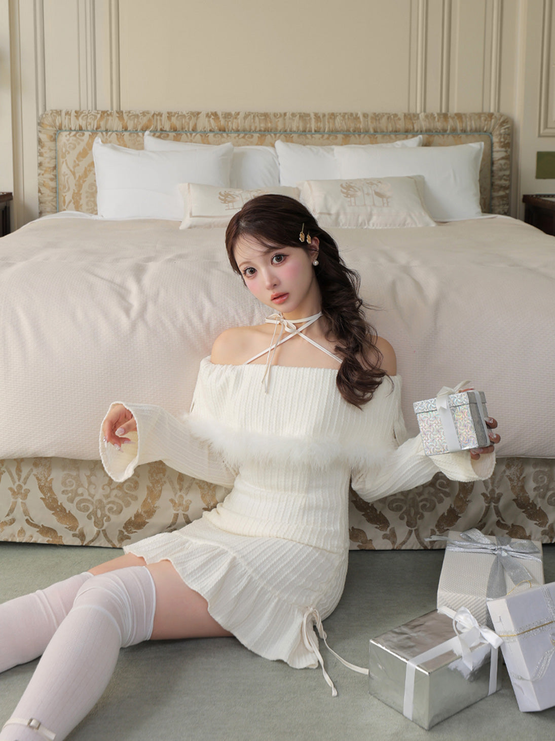 Feather off the shoulder lost mini onepiece(eme10817)