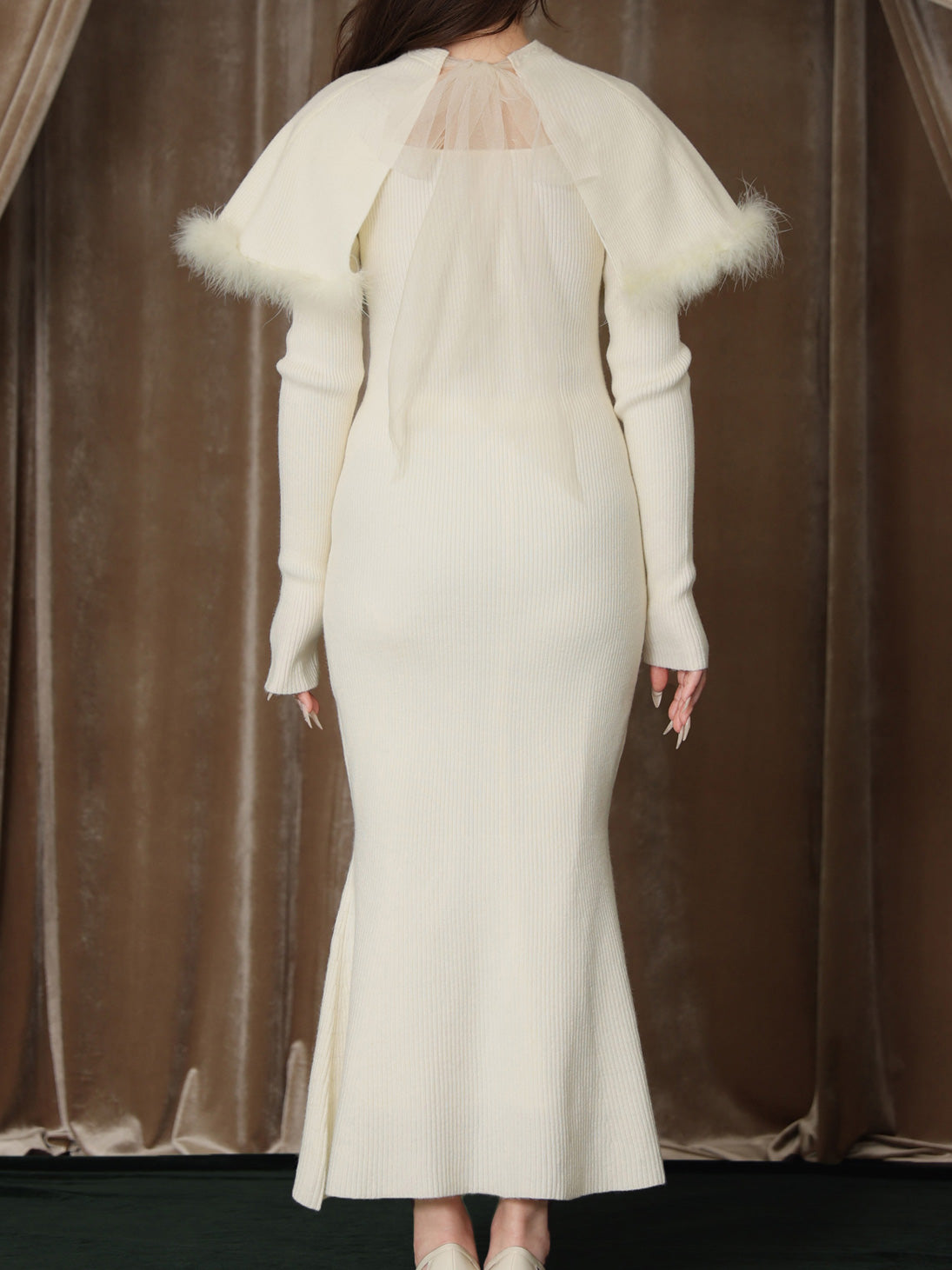 【Pre Order】Luxe feather cape knit onepiece(eme10901)