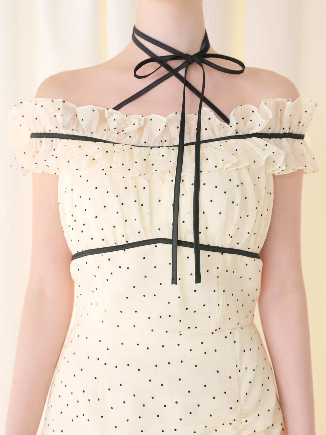 Piping ribbon dot off shoulder tops(eme10843)