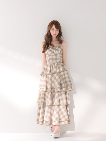 model：162cm　(size：F　color：White×Beige)