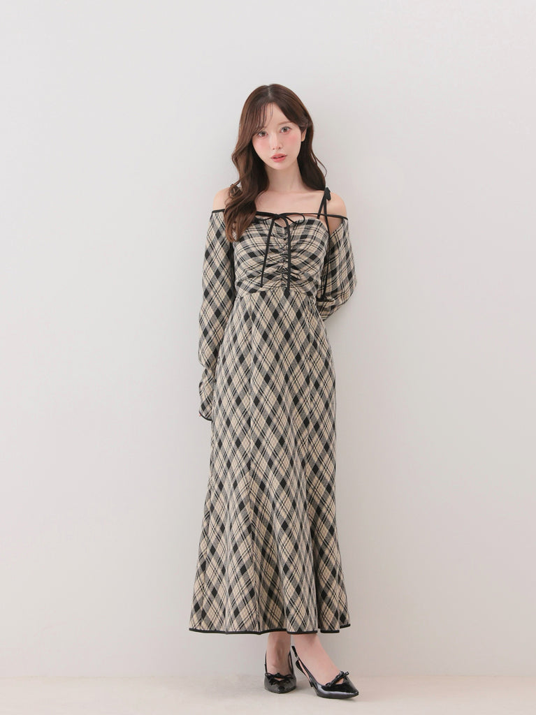 model：162cm　(size：F　color：Black)