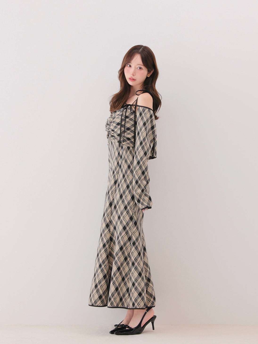 model：162cm　(size：F　color：Black)