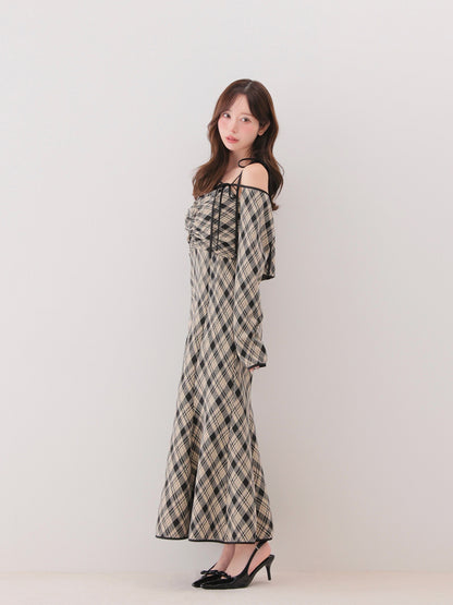 model：162cm　(size：F　color：Black)