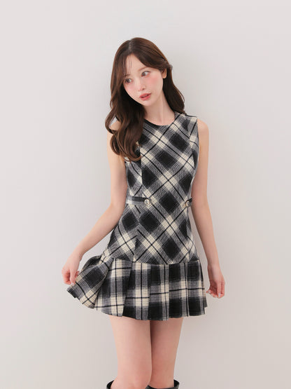 model：162cm　(size：F　color：Black)