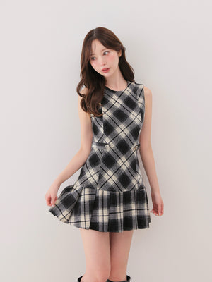 model：162cm　(size：F　color：Black)