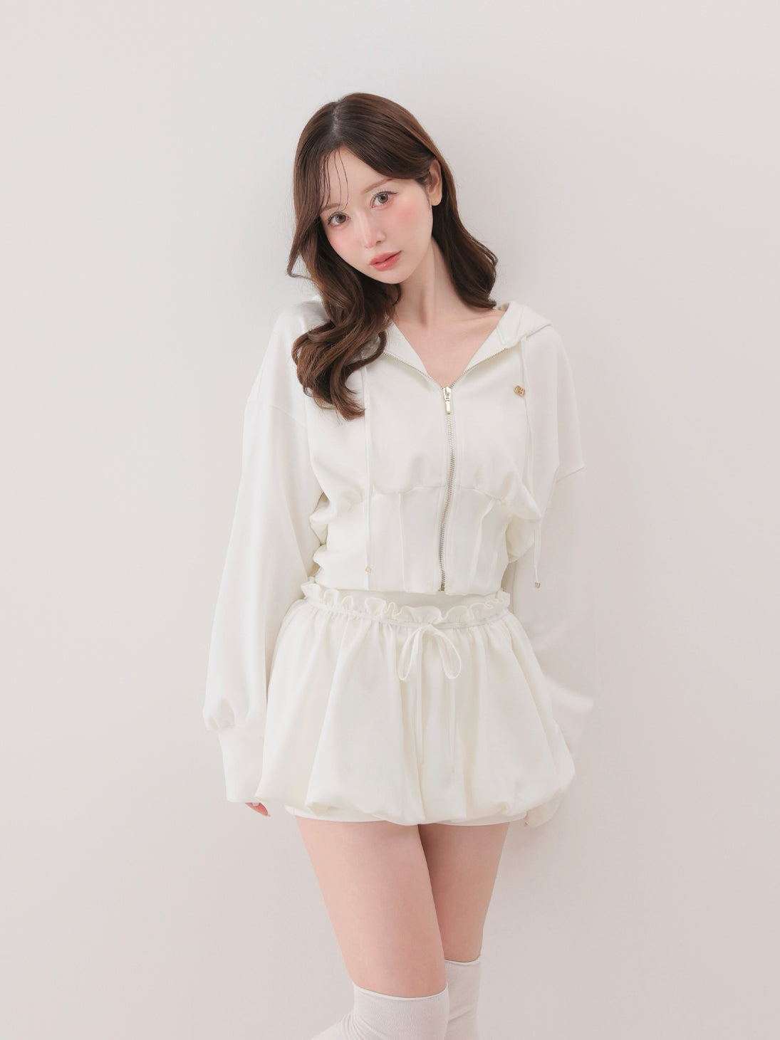 model：162cm　(size：F　color：White)