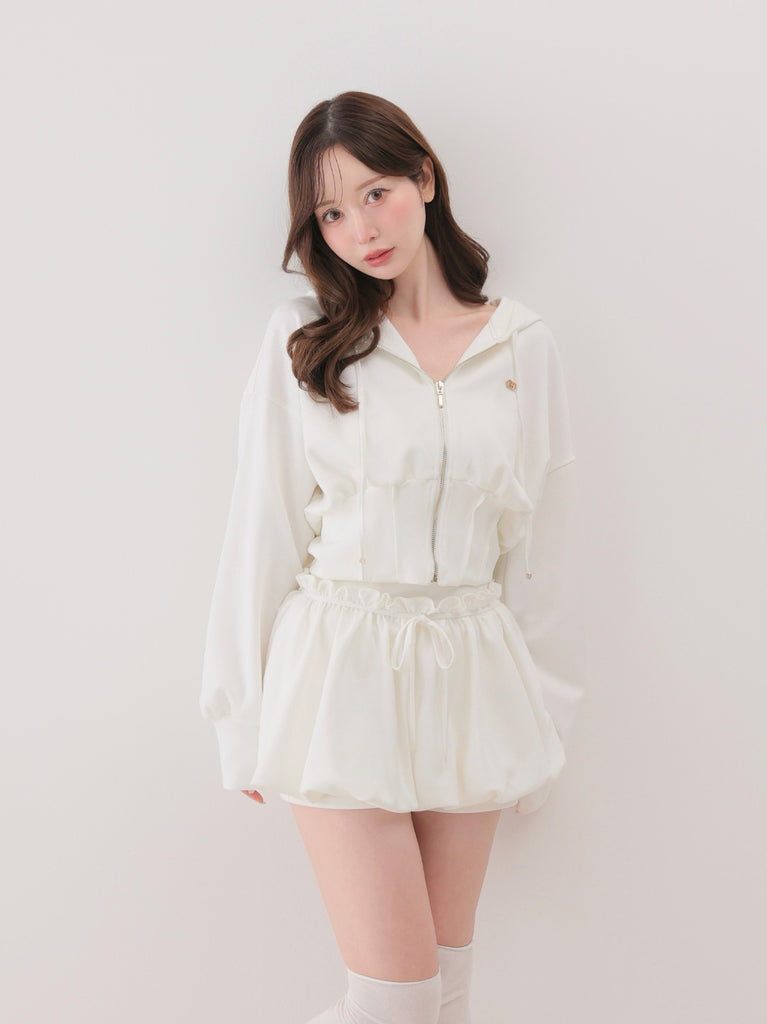 model：162cm　(size：F　color：White)