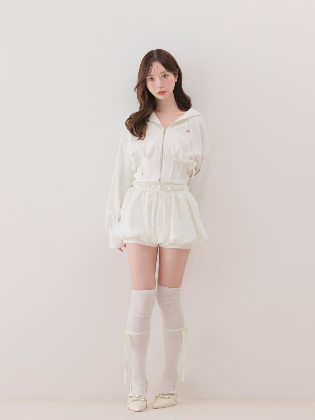 model：162cm　(size：F　color：White)