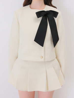 model：162cm　(size：F　color： Ivory)